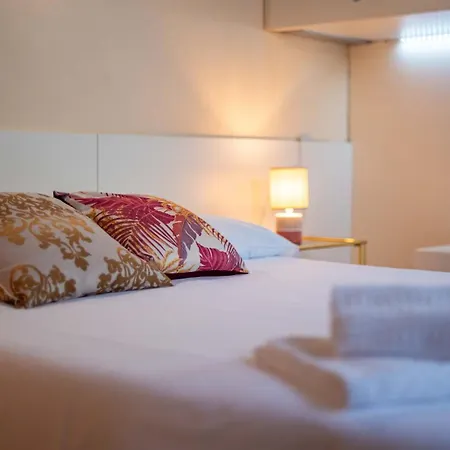 Il Portico In Piazza Principale *