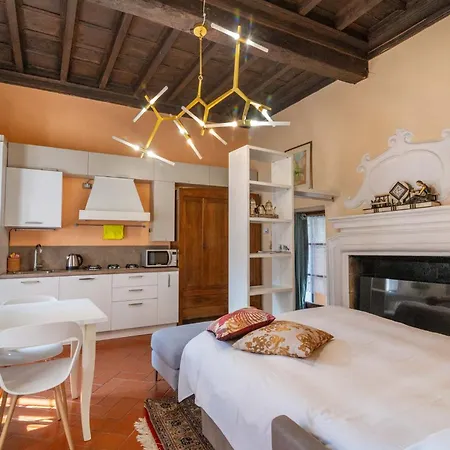 Il Portico In Piazza Principale